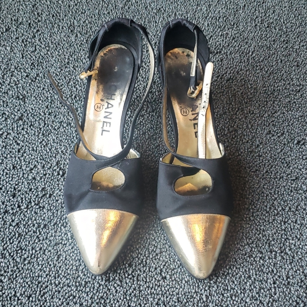 Vintage Chanel Heels with Cap Toe Size EU 36
